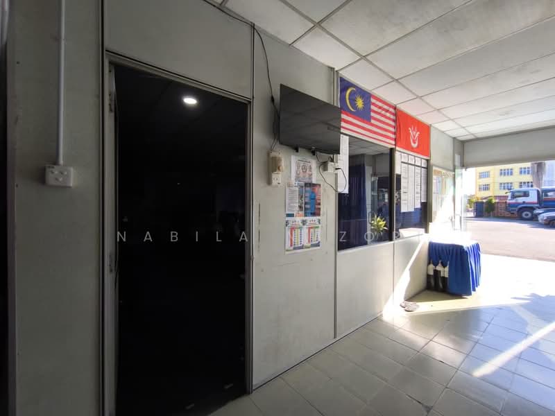 Warehouse for Rent in Kota Bharu (Kelantan) - Nabila Nazori - Entrance - PropertyGuru.com.my