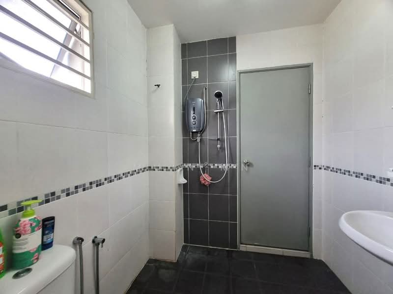 Rumah Teres 2 Tingkat untuk Dijual di Aman Putri (Sungai Buloh) - Muin Mn - Bathroom - PropertyGuru.com.my