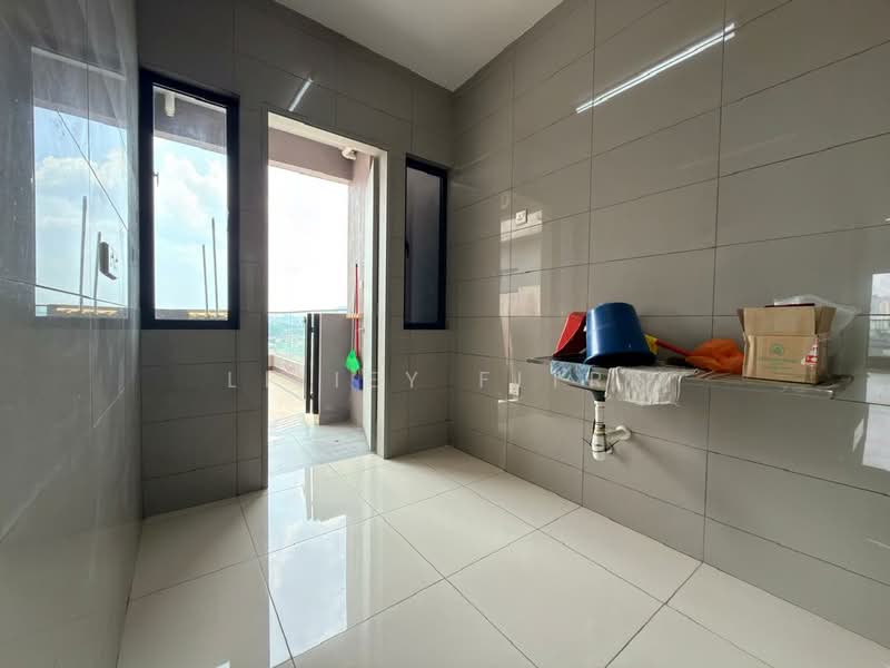 Kondominium untuk Dijual di Legend Heights - Liliey Fitri - Balcony - PropertyGuru.com.my