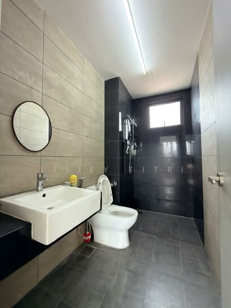 Kondominium untuk Dijual di Legend Heights - Liliey Fitri - Bathroom - PropertyGuru.com.my