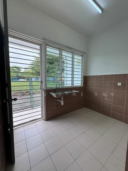 2-storey Terraced House for Sale in Taman Tiara East (Semenyih) - Jacqueline San - Kitchen - PropertyGuru.com.my