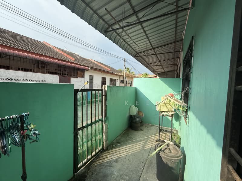 1-storey Terraced House for Sale in Parit Raja (Johor) - Lee Kee - Exterior - PropertyGuru.com.my