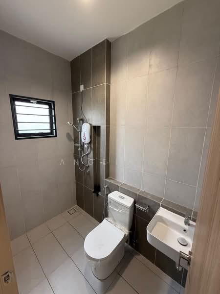 Rumah Teres 2 Tingkat untuk Disewa di Bandar Kinrara Seksyen 1 (Bandar Kinrara) - Angela . - Bathroom - PropertyGuru.com.my