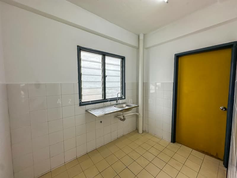 Flat for Sale at Bandar Tasik Selatan (Low Cost) - Azri Zabidin - Kitchen - PropertyGuru.com.my
