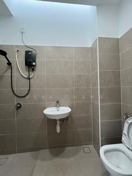 Rumah Teres untuk Disewa di Taman Ponderosa (Johor Bahru) - Vera Chang - Bathroom - PropertyGuru.com.my