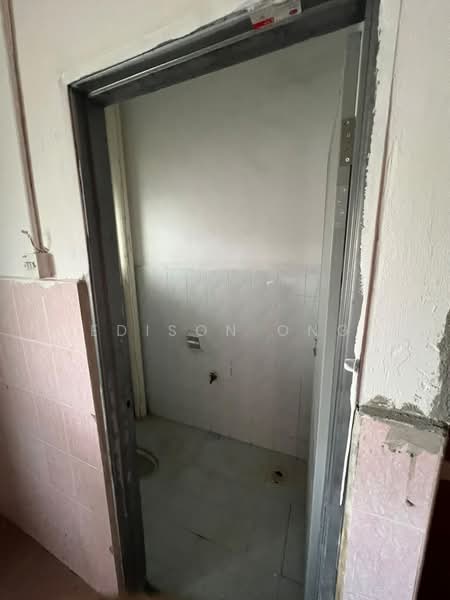 Kedai / Pejabat untuk Dijual di Tanjung Malim (Perak) - Edison Ong - Bathroom - PropertyGuru.com.my