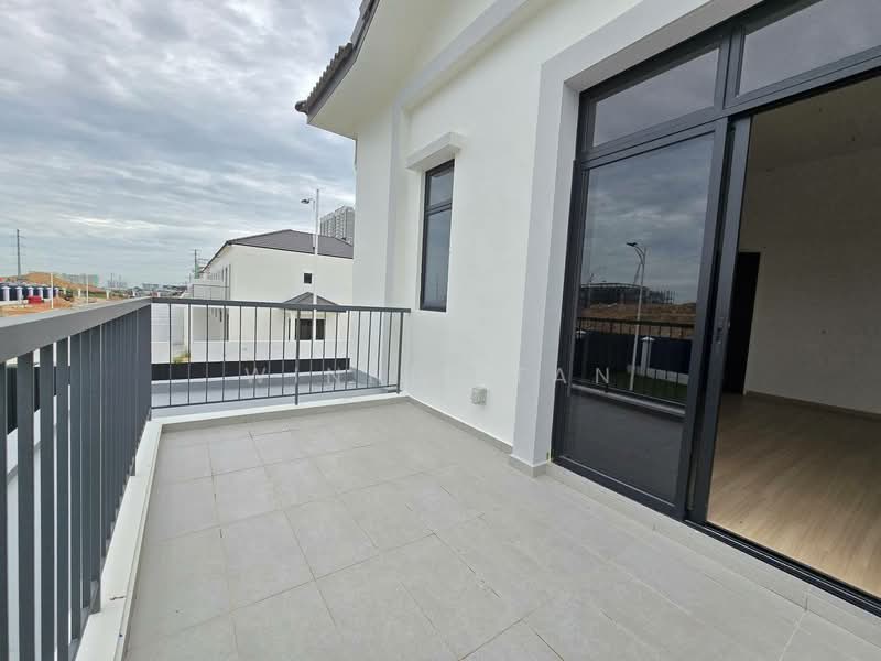 Cluster House for Sale in Eco Botanic (Iskandar Puteri (Nusajaya)) - Winnie Tan - Balcony - PropertyGuru.com.my