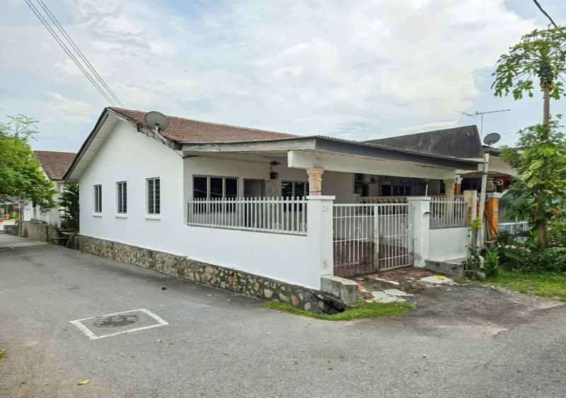 Rumah Teres 1 Tingkat untuk Dijual di Bandar Rinching Seksyen 1 (Semenyih) - Azli Ibrahim - Exterior - PropertyGuru.com.my