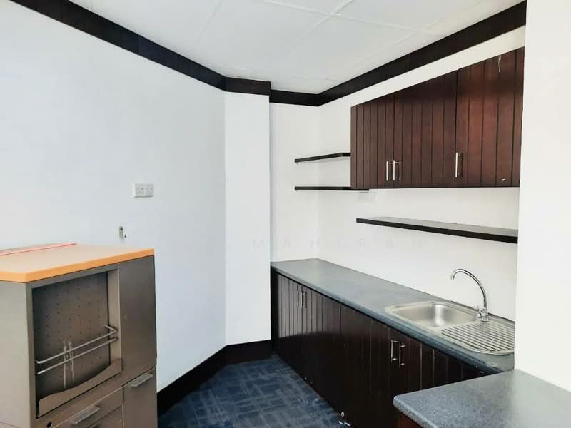 Pejabat untuk Disewa di Seksyen 52 (Petaling Jaya) - Aimi Mahirah - Kitchen - PropertyGuru.com.my