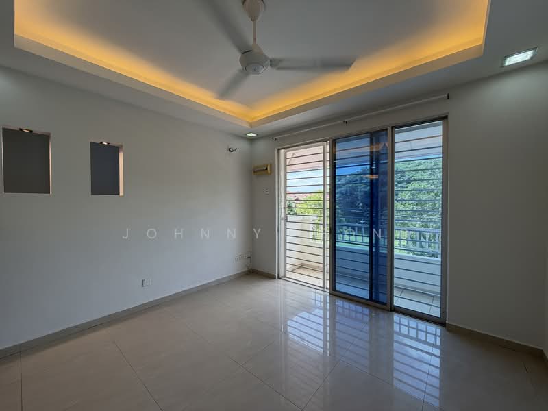 Townhouse for Rent in Balakong (Selangor) - Johnny Leong - Balcony - PropertyGuru.com.my