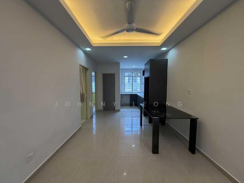 Townhouse for Rent in Balakong (Selangor) - Johnny Leong - Living Room - PropertyGuru.com.my