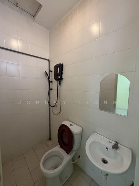 Townhouse for Rent in Balakong (Selangor) - Johnny Leong - Bathroom - PropertyGuru.com.my