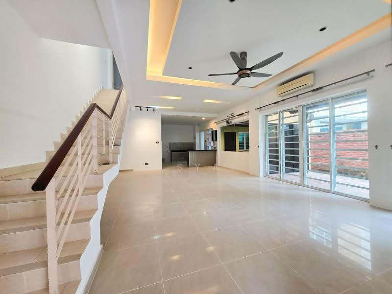 Cluster House for Sale in Taman Saujana Ampang (Ampang) - Zul Syafiq - Living Room - PropertyGuru.com.my