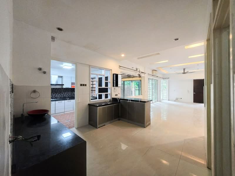 Cluster House for Sale in Taman Saujana Ampang (Ampang) - Zul Syafiq - Kitchen - PropertyGuru.com.my
