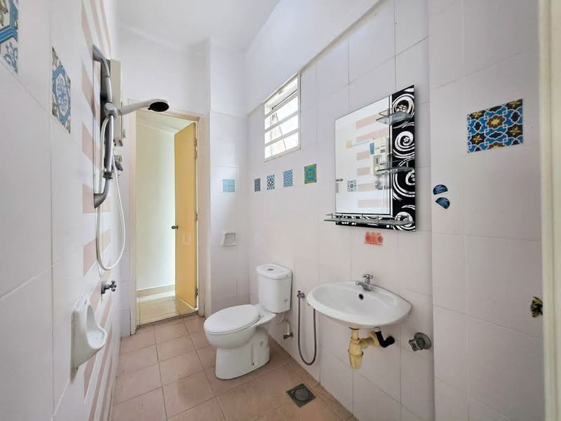 Cluster House for Sale in Taman Saujana Ampang (Ampang) - Zul Syafiq - Bathroom - PropertyGuru.com.my