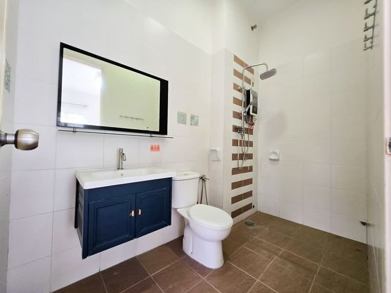Cluster House for Sale in Taman Saujana Ampang (Ampang) - Zul Syafiq - Bathroom - PropertyGuru.com.my