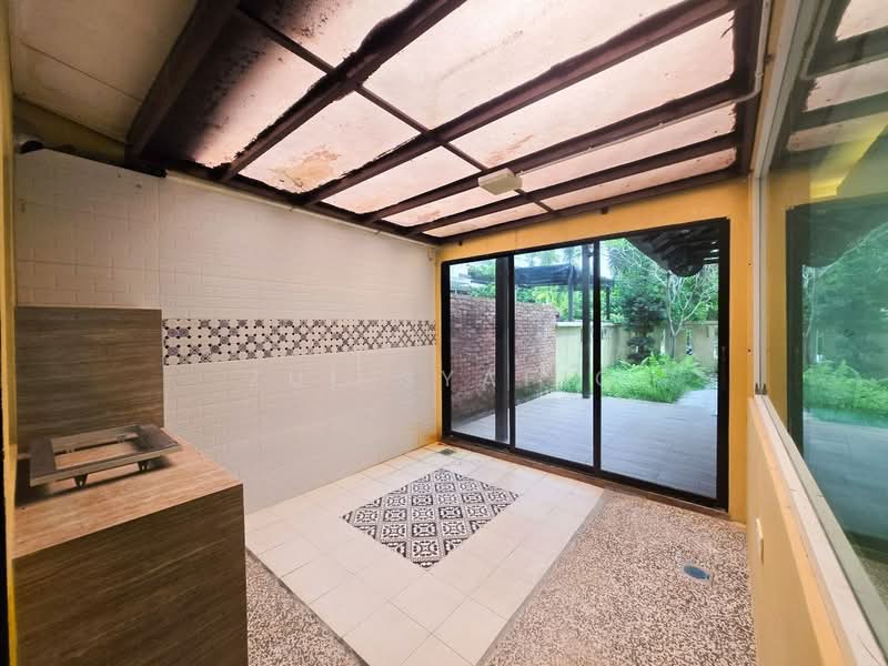 Cluster House for Sale in Taman Saujana Ampang (Ampang) - Zul Syafiq - Kitchen - PropertyGuru.com.my