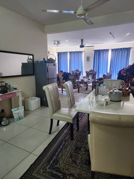 Kondominium untuk Dijual di Platinum Lake PV 20 - William Yeoh - Living Room - PropertyGuru.com.my