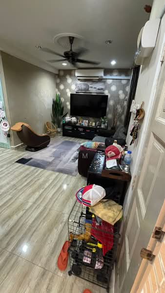 Rumah Teres 2 Tingkat untuk Dijual di Kampung Tasik Tambahan (Ampang) - Syahrim Naim - Living Room - PropertyGuru.com.my