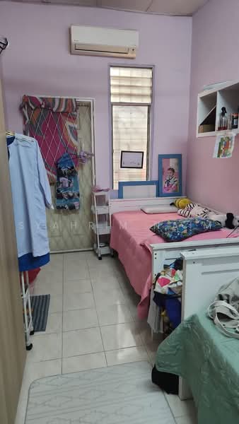 Rumah Teres 2 Tingkat untuk Dijual di Kampung Tasik Tambahan (Ampang) - Syahrim Naim - Bedroom - PropertyGuru.com.my