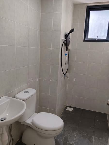 Servis Apartment untuk Disewa di MKH Boulevard - Ally Lee - Bathroom - PropertyGuru.com.my