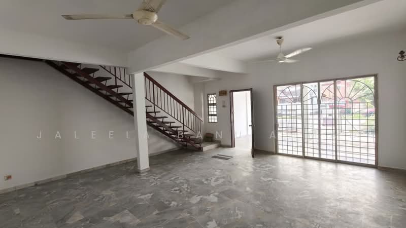 Rumah Banglo untuk Dijual di Taman Sri Andalas (Klang) - Jaleela Banu Ahmad - Living Room - PropertyGuru.com.my