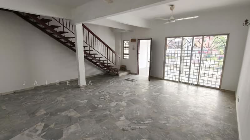 Rumah Banglo untuk Dijual di Taman Sri Andalas (Klang) - Jaleela Banu Ahmad - Living Room - PropertyGuru.com.my
