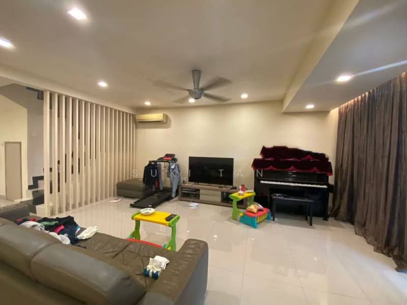 3-storey Terraced House for Sale in Laman Rimbunan (Kepong) - Suki Tan - Living Room - PropertyGuru.com.my