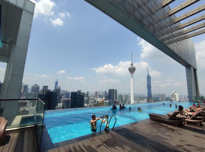 Servis Apartment untuk Dijual di The Face Suites (Platinum Suites) - Victor Han - Pool - PropertyGuru.com.my