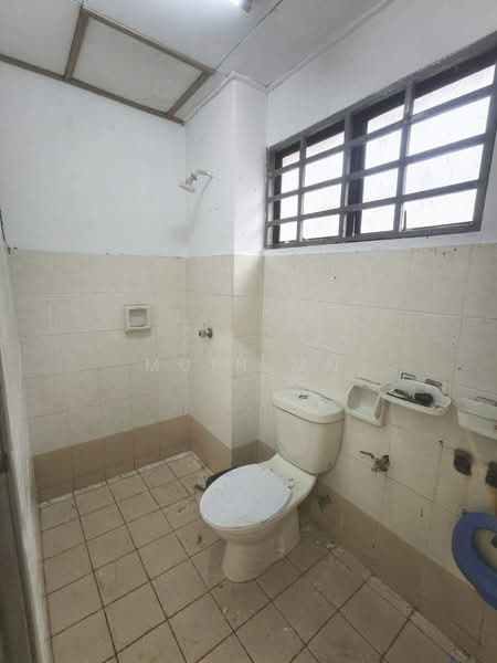 2-storey Terraced House for Sale in Saujana Utama (Selangor) - Muin Mn - Bathroom - PropertyGuru.com.my
