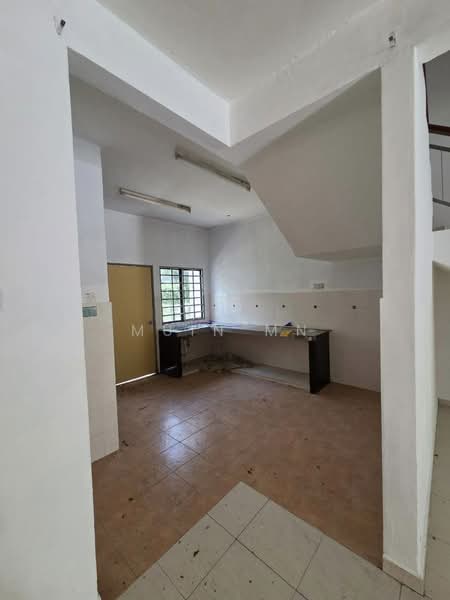 2-storey Terraced House for Sale in Saujana Utama (Selangor) - Muin Mn - Kitchen - PropertyGuru.com.my