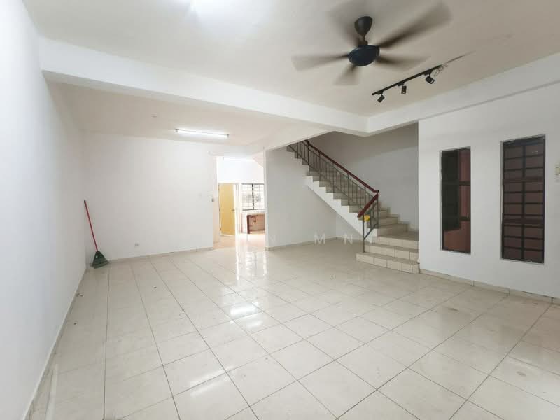 2-storey Terraced House for Sale in Saujana Utama (Selangor) - Muin Mn - Living Room - PropertyGuru.com.my