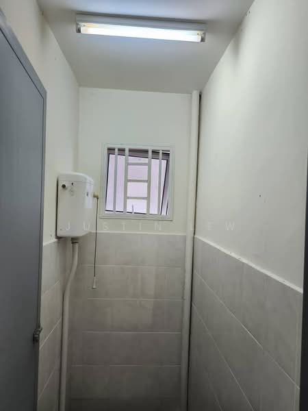 Rumah Teres 1 Tingkat untuk Dijual di Taman Bukit Kristal (Seremban) - Justin Lew - Bathroom - PropertyGuru.com.my