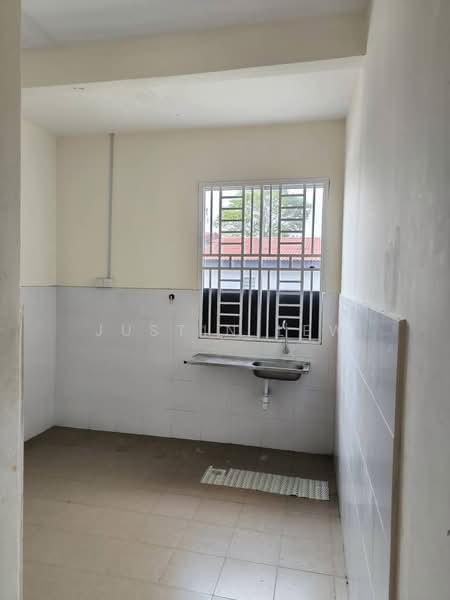 Rumah Teres 1 Tingkat untuk Dijual di Taman Bukit Kristal (Seremban) - Justin Lew - Kitchen - PropertyGuru.com.my