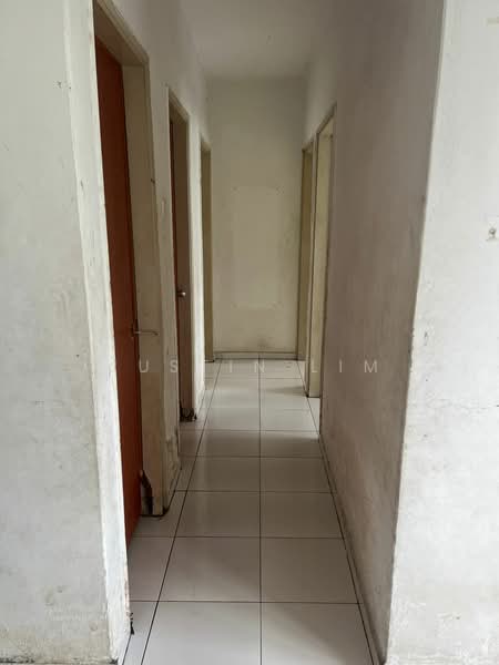 Pangsapuri untuk Dijual di Pangsapuri Seri Mesra - Justin Lim - Corridor - PropertyGuru.com.my