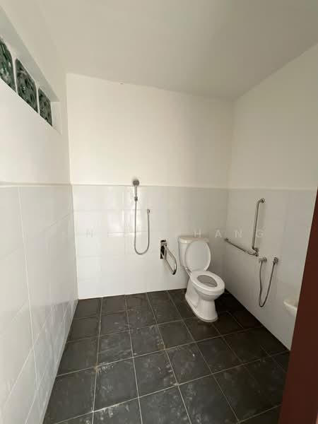Shop for Rent in George Town (Penang) - Daniel Phang - Bathroom - PropertyGuru.com.my