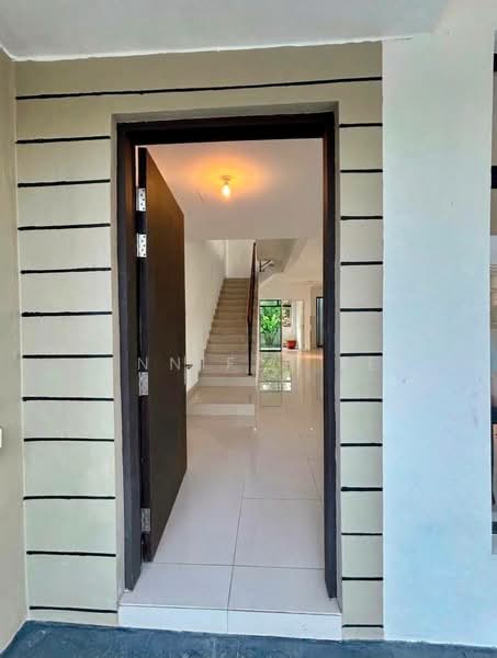 2-storey Terraced House for Rent in Taman Damansara Aliff (Tampoi) - Jennifer Tee - Entrance - PropertyGuru.com.my