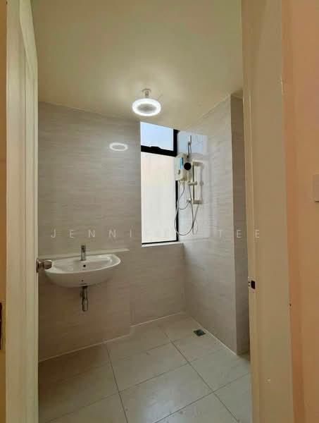 2-storey Terraced House for Rent in Taman Damansara Aliff (Tampoi) - Jennifer Tee - Bathroom - PropertyGuru.com.my