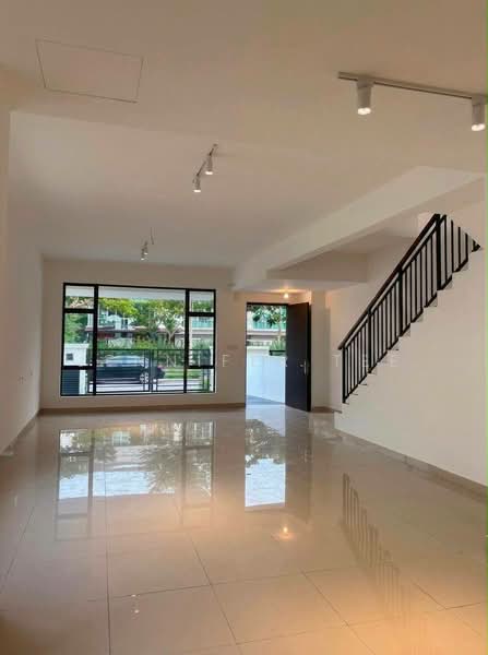 2-storey Terraced House for Rent in Taman Damansara Aliff (Tampoi) - Jennifer Tee - Living Room - PropertyGuru.com.my