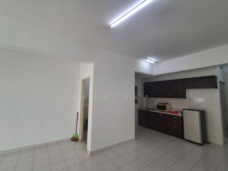 Apartment for Sale at Vista Mutiara - Jack Yap - Kitchen - PropertyGuru.com.my