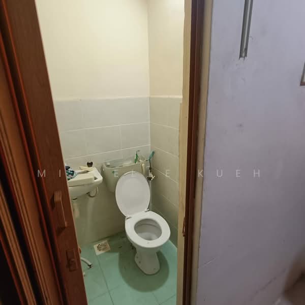 2-storey Terraced House for Sale in Taman Scientex Pasir Gudang (Pasir Gudang) - Michelle Kueh - Bathroom - PropertyGuru.com.my