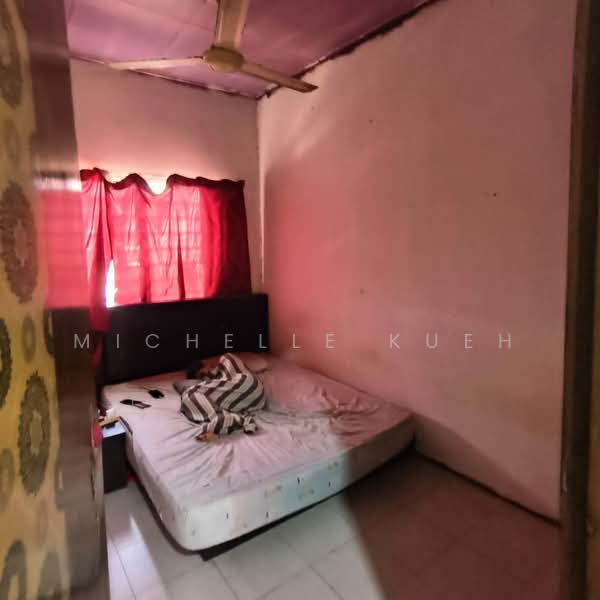2-storey Terraced House for Sale in Taman Scientex Pasir Gudang (Pasir Gudang) - Michelle Kueh - Bedroom - PropertyGuru.com.my