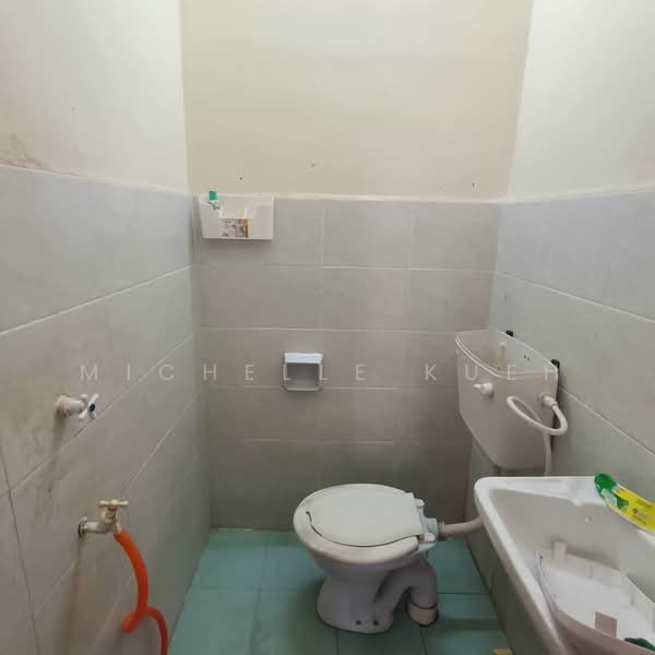2-storey Terraced House for Sale in Taman Scientex Pasir Gudang (Pasir Gudang) - Michelle Kueh - Bathroom - PropertyGuru.com.my