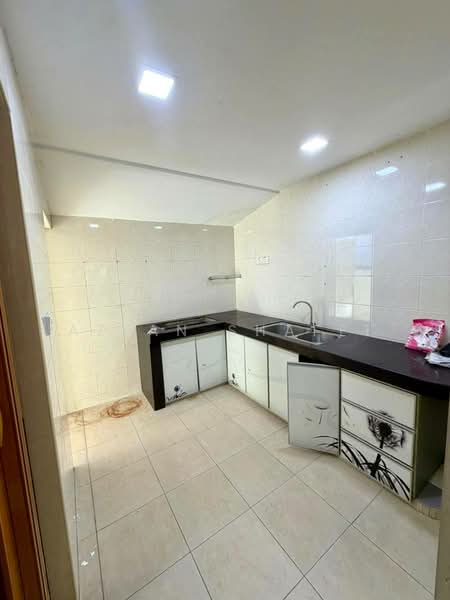 Rumah Teres untuk Disewa di Bandar Menjalara (Kuala Lumpur) - Azlan Shafei - Kitchen - PropertyGuru.com.my