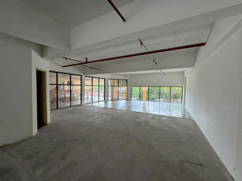 Kedai / Pejabat untuk Disewa di Kawasan Perumahan Sungai Emas (Batu Ferringhi) - Desmond Low - PropertyGuru.com.my