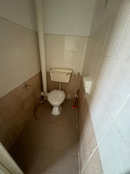 Shop / Office for Sale in Taman Mutiara (Jelutong) - Li Fang - Bathroom - PropertyGuru.com.my