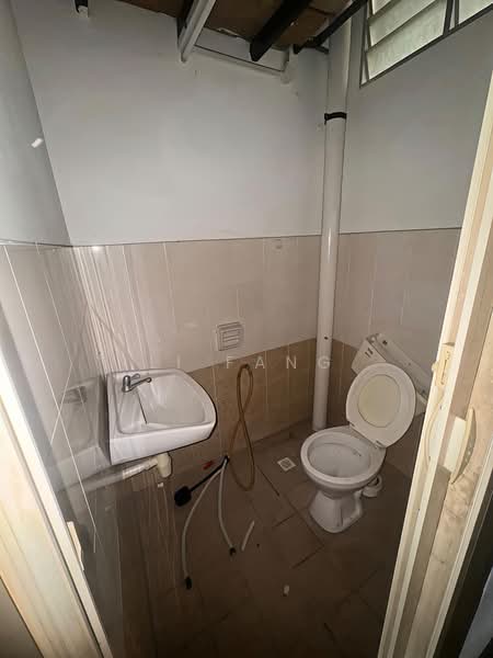 Shop / Office for Sale in Taman Mutiara (Jelutong) - Li Fang - Bathroom - PropertyGuru.com.my