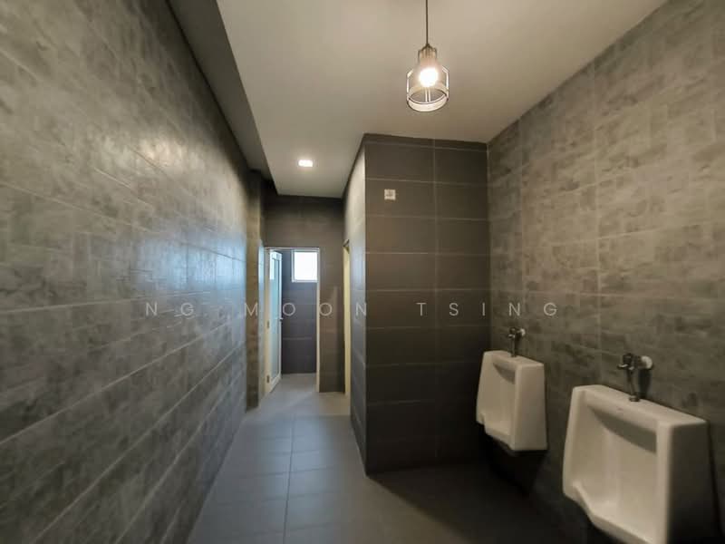 Factory for Sale in Semenyih (Selangor) - Ng Moon Tsing - Bathroom - PropertyGuru.com.my