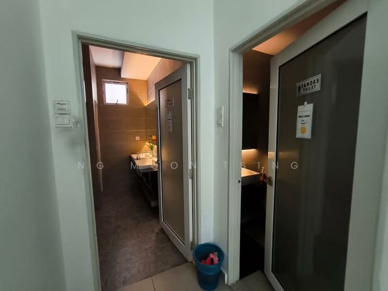 Factory for Sale in Semenyih (Selangor) - Ng Moon Tsing - Bathroom - PropertyGuru.com.my