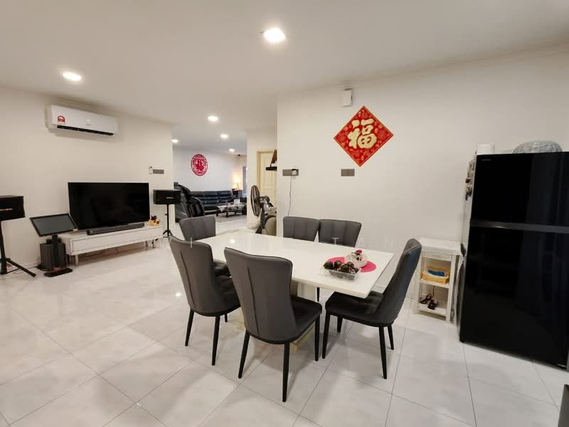 Rumah Teres 1 Tingkat untuk Dijual di Taman Molek (Johor Bahru) - Winnie Tan - Living Room - PropertyGuru.com.my